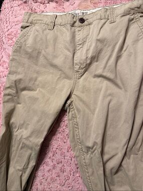 Aeropostale Men's Khaki Straight-Leg Chinos